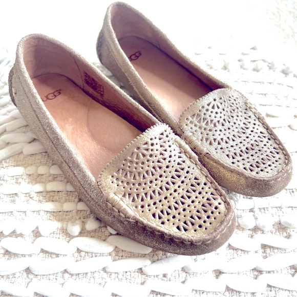 UGG Women's Clair Loafer Metallic Gold Leather Size 8 - Picture 2 of 8
